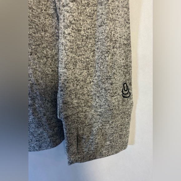 Cuddl Duds Gray Hoodie Top Shirt Size 1X-Pic of slight white thread on the front - Picture 3 of 6